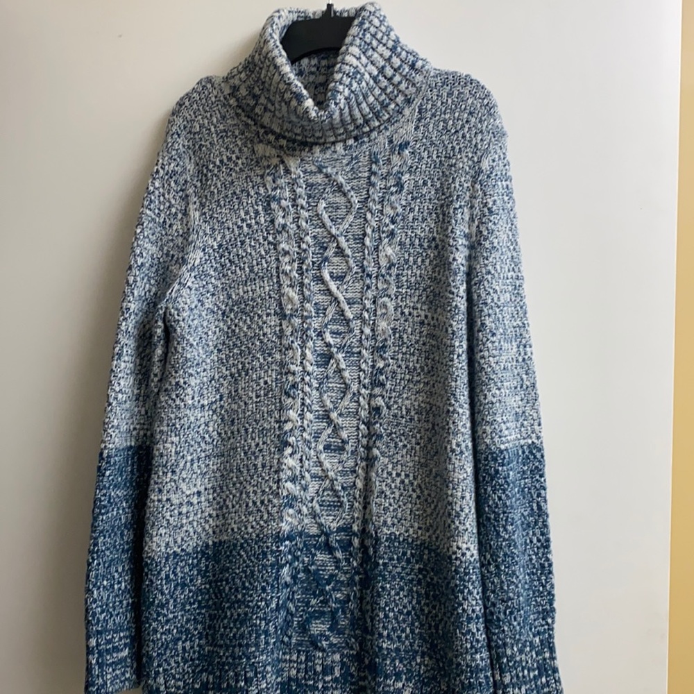 Size medium blue banana republic turtleneck sweater